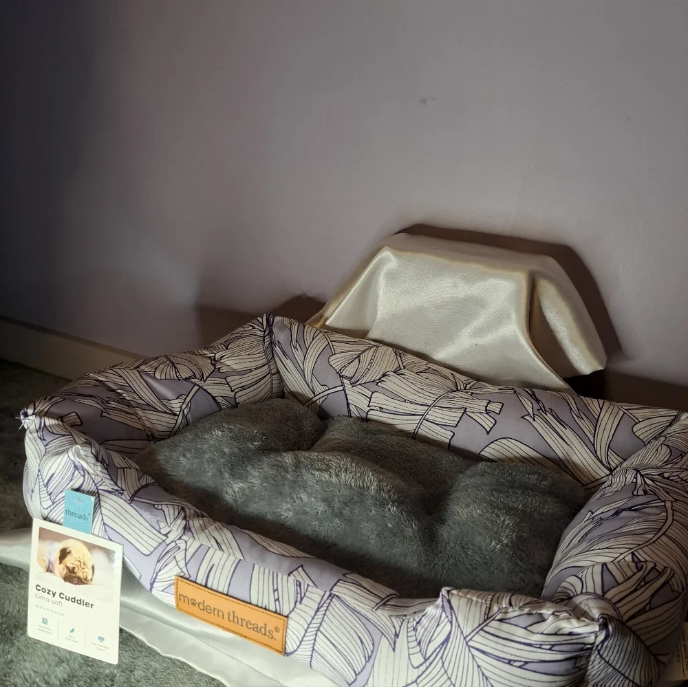 NEW DOGGO BED
